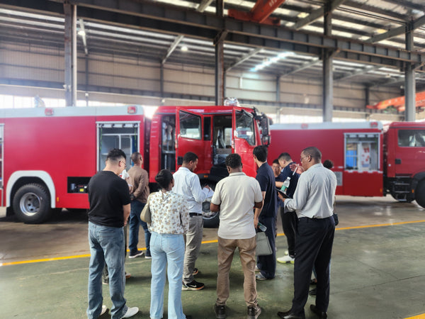 We warmly welcome our overseas clients to visit Shenbai Automobile Factory!