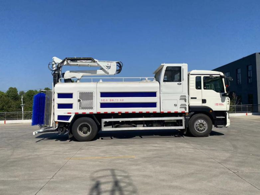 HOWO 10m³ Wall Cleaning Truck
