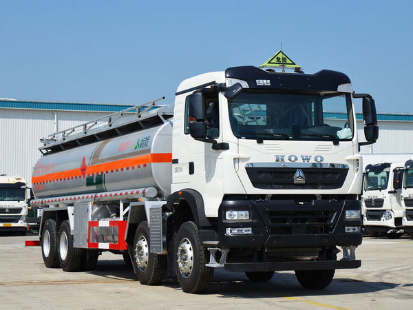 SINOTRUK HOWO TX7 350HP 8×4 Flammable Liquid Fuel Tanker