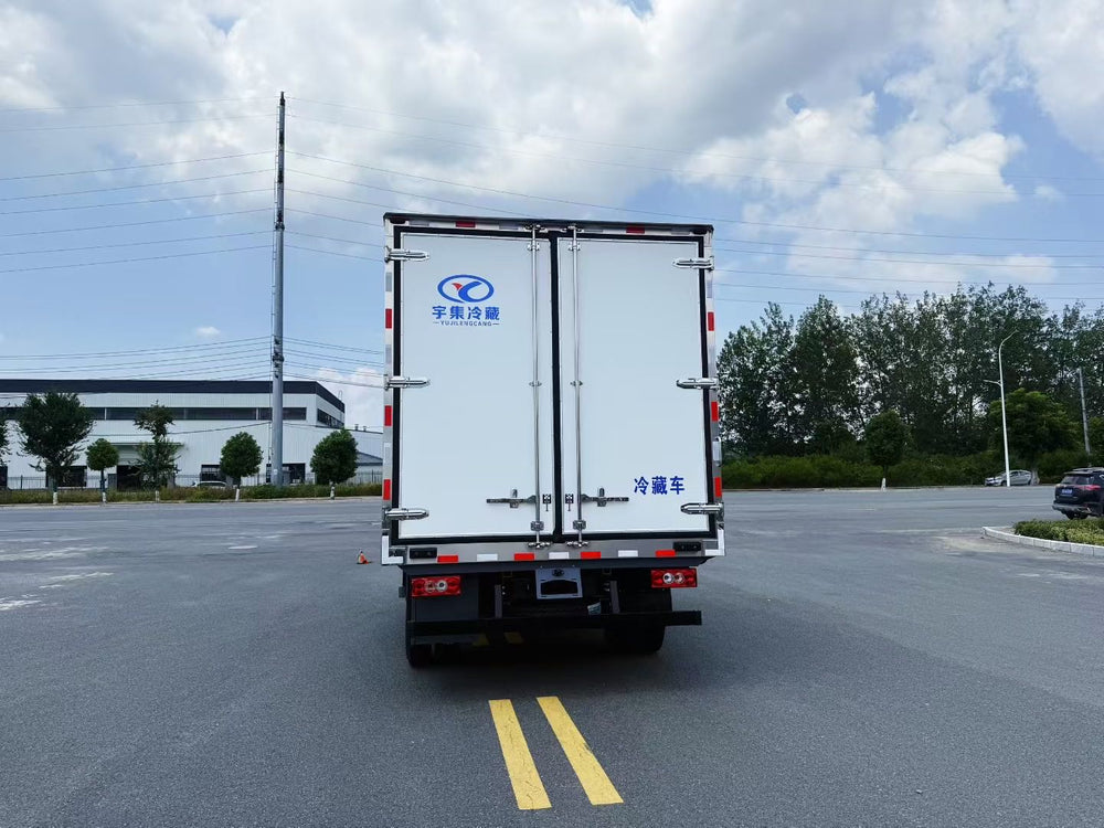 FOTON 4.2m 210HP Refrigerated Truck For Sale