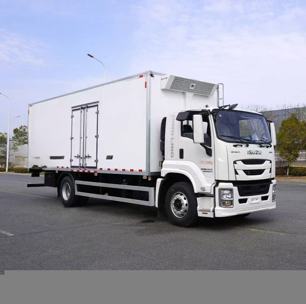 ISUZU GIGA 6.8m 10-Ton Refrigerated Truck