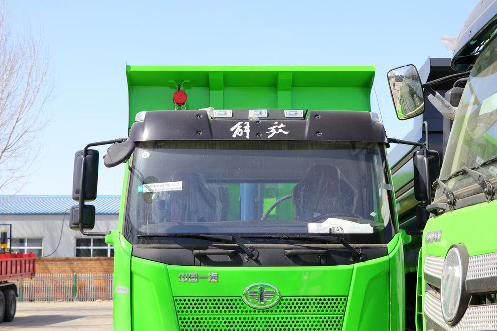 FAW Jiefang J6P 8x4 dump truck - front cab view