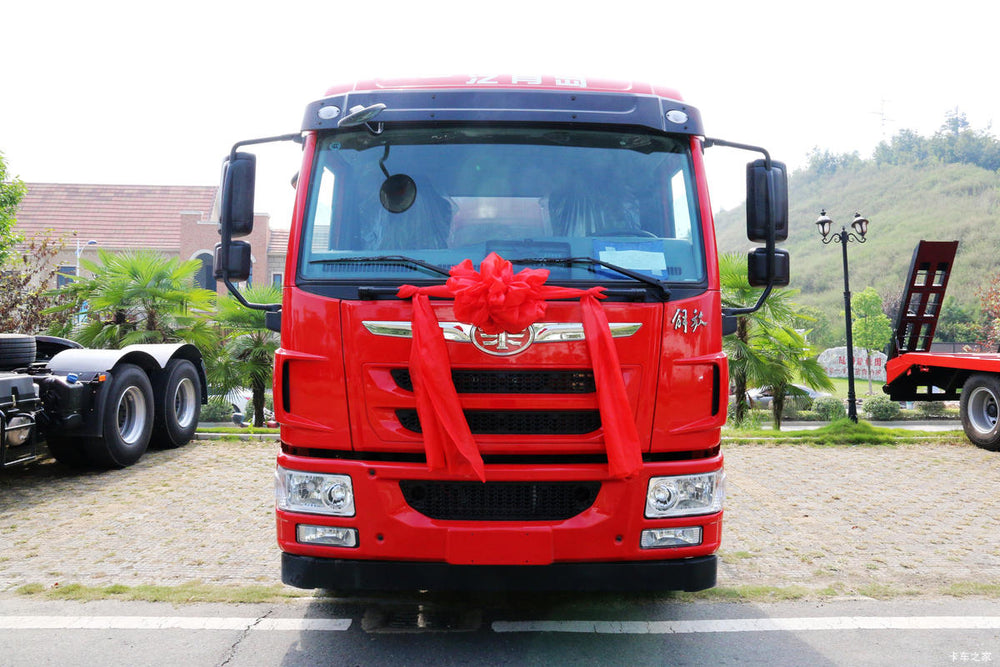 FAW Jiefang LongV HCl Tank Truck - Front View