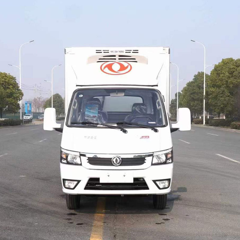 DongFeng 4X2 Refrigerator Truck van length 3.5m For Sale