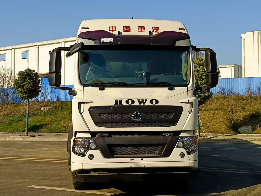 Howo 6×4 20m³ Rear Eight-wheel Synchronous Chip Sealer Truck