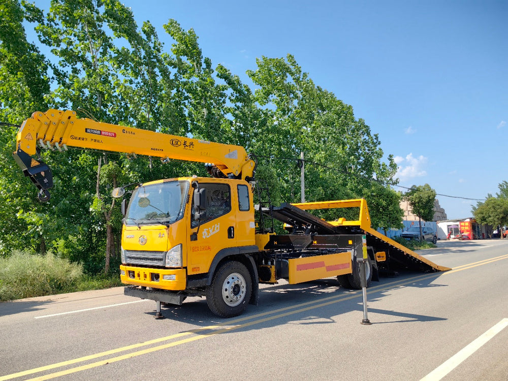 FAW  6T Wrecker Truck with Crane For Sale
