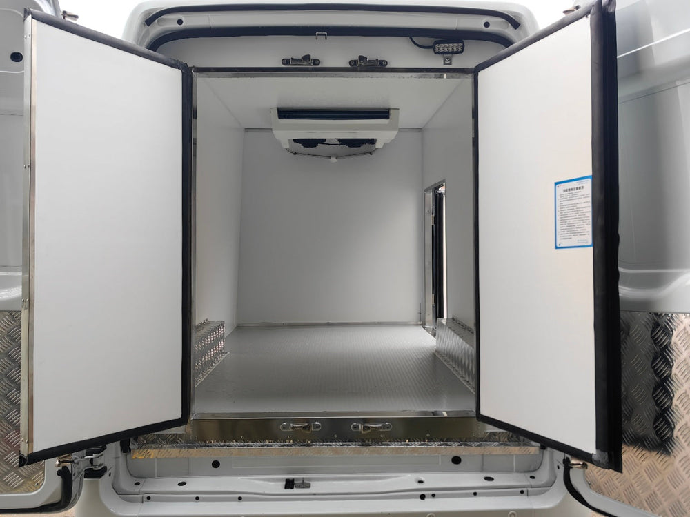 JMC Short-base Mid-high Top Refrigerated Truck