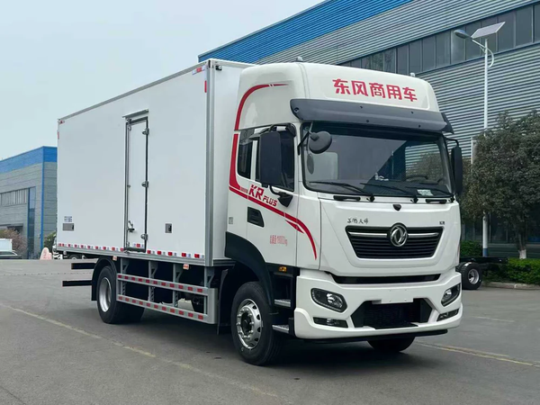 Dongfeng 4×2 8T Medium Duty Refrigerated Truck for Food Transport