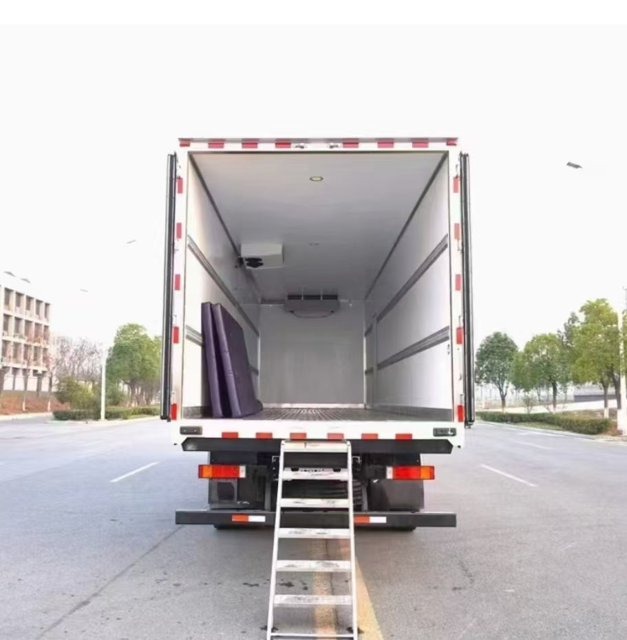 Dongfeng 9.6m 20-ton Refrigerated Truck