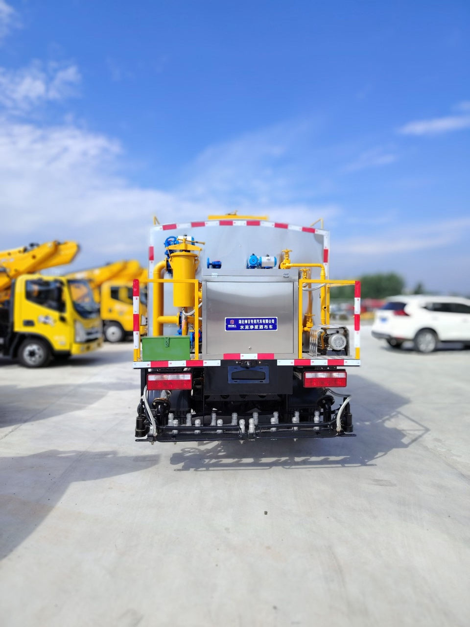 FAW 6.5m³ 150HP Asphalt Distributor Truck For Sale