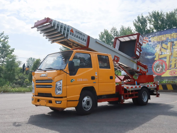 JMC SHUNDA DOUBLE ROW CAB LADDER MOVING TRUCK Aerial Work