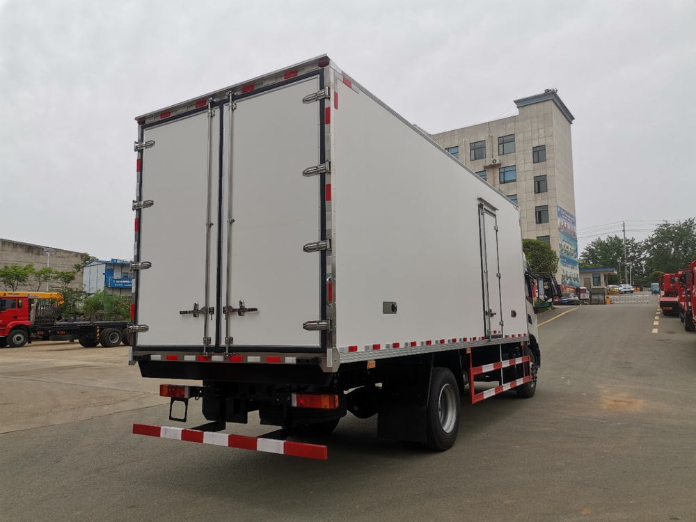 DongFeng 290HP Refrigerated Truck For Sale