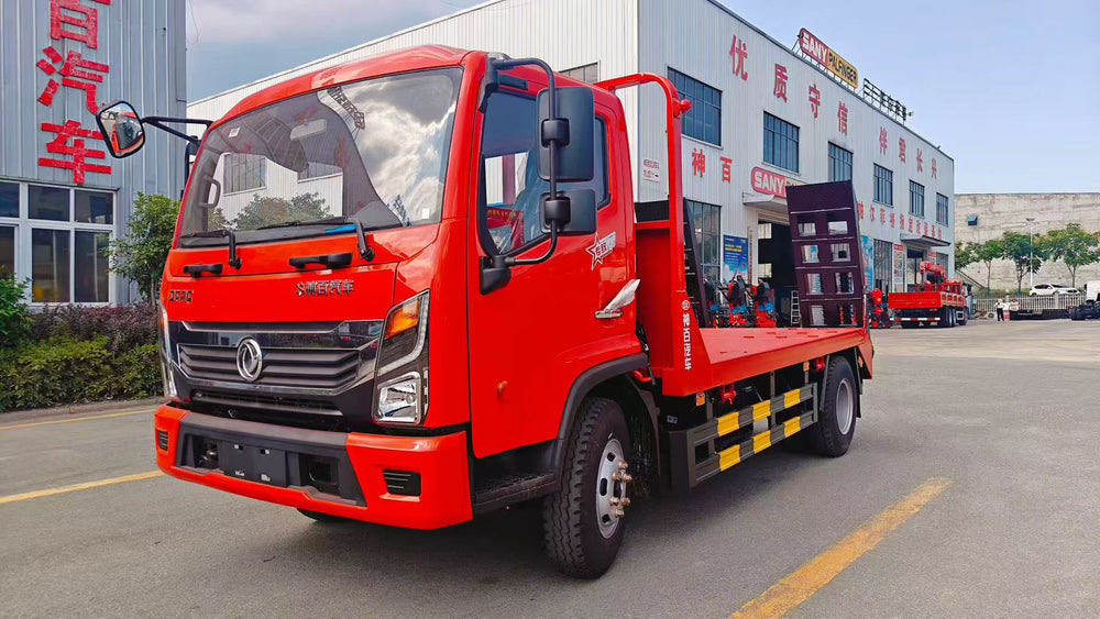 Dongfeng 4.2-meter flatbed truck with ladder