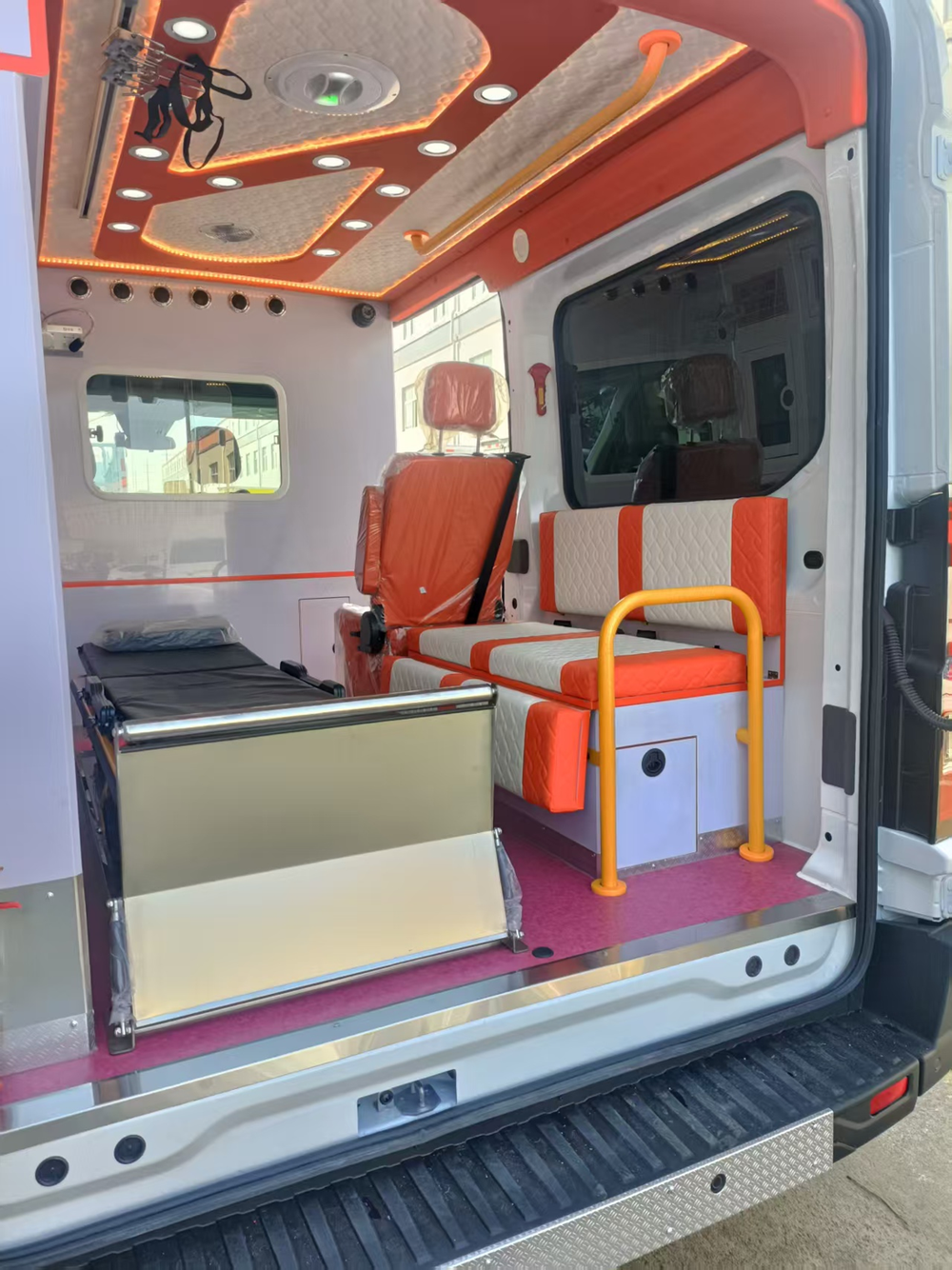 Ford V363 Mid-wheelbase Mid-roof Monitor Ambulance
