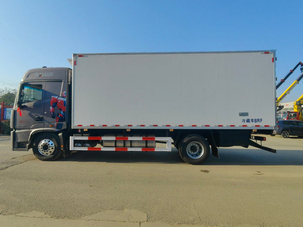 FOTON 6.8m E6 Refrigerated Truck