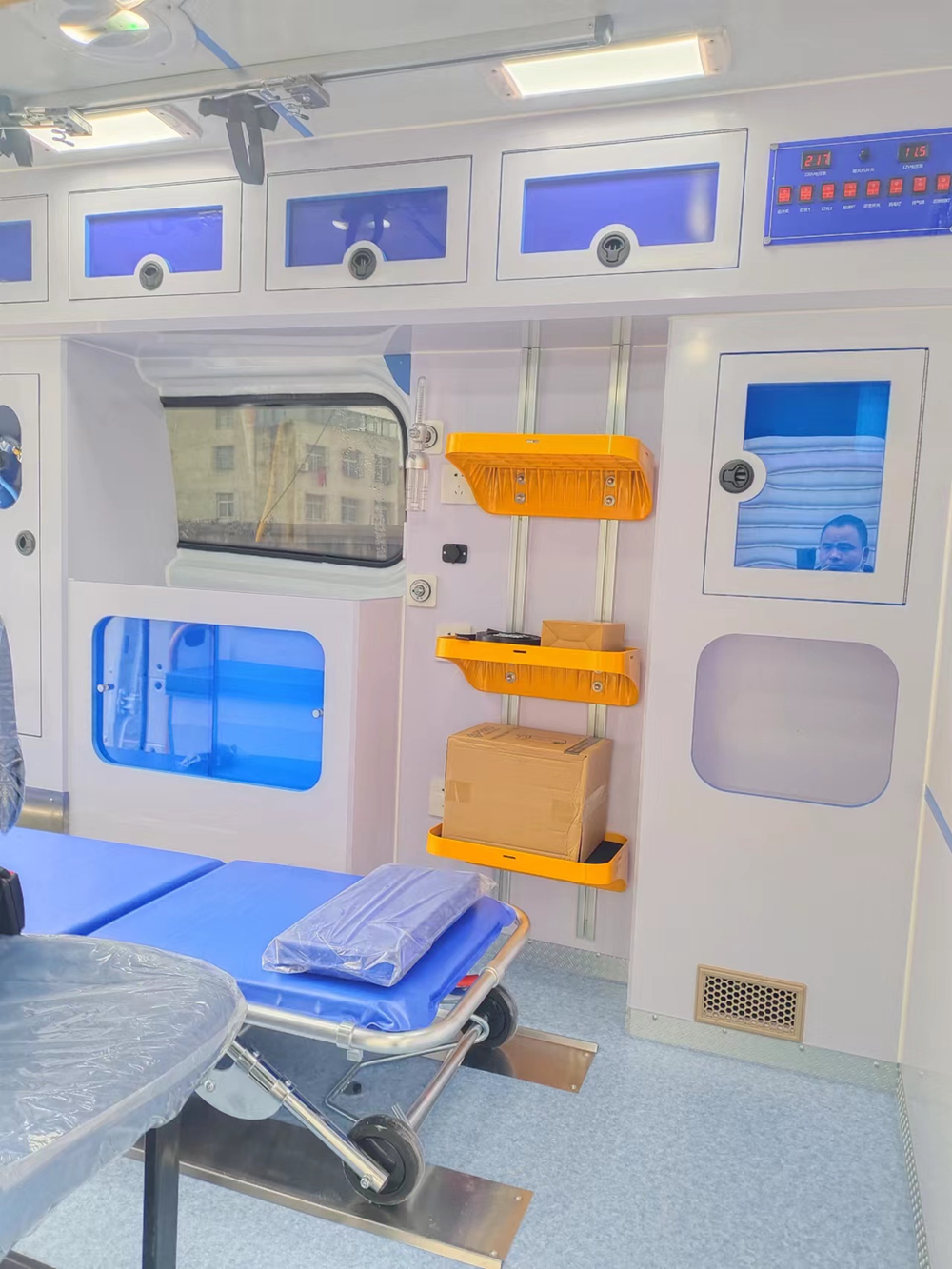 Ford Transit V362 Mid-wheelbase Mid-roof Diesel Emergency Ambulance For Sale