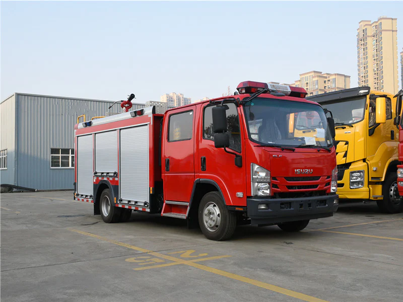 ISUZU 4 TON WATER TANK FIRE TRUCK