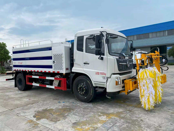 DongFeng 13m³ Guardrail Cleaning Truck For Sale