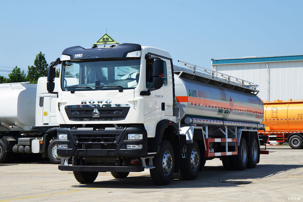 Sinotruk HOWO TX7 Flammable Liquid Tank Truck - Front 3/4 Side View