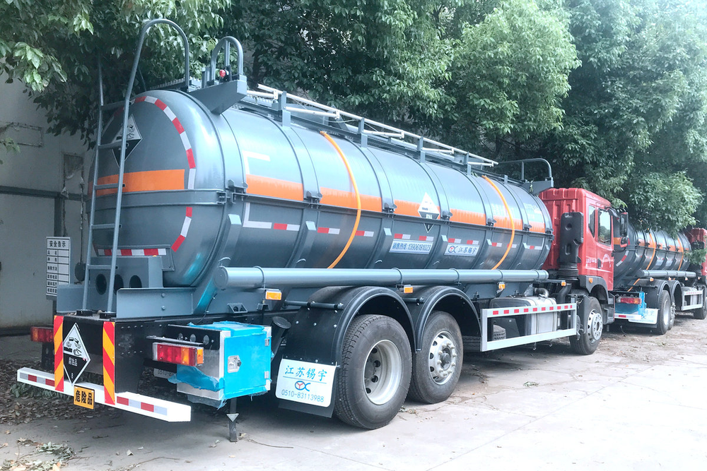 Dongfeng Huashen T5 220 HP 15.5 m³ Tank Truck for Corrosive Goods