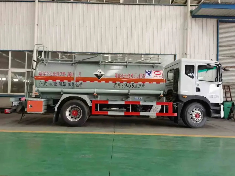 10 cubic chemical liquid transport truck
