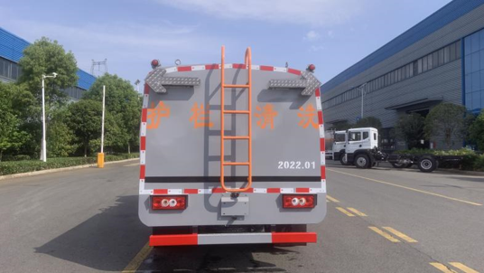 FOTON 4m³ Mid-mounted Guardrail Cleaning Truck For Sale