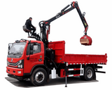 Dongfeng 4x2 truck-mounted crane with gripper