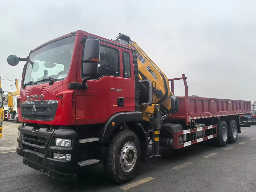 Sinotruk Howo TX 12T XCMG Folding Boom Lorry Crane