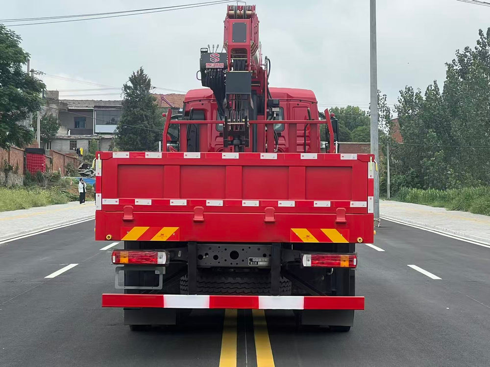 HOWO TX 8x4 380HP Crane Truck with Changxing 14-Ton 5-Section Straight Boom Crane