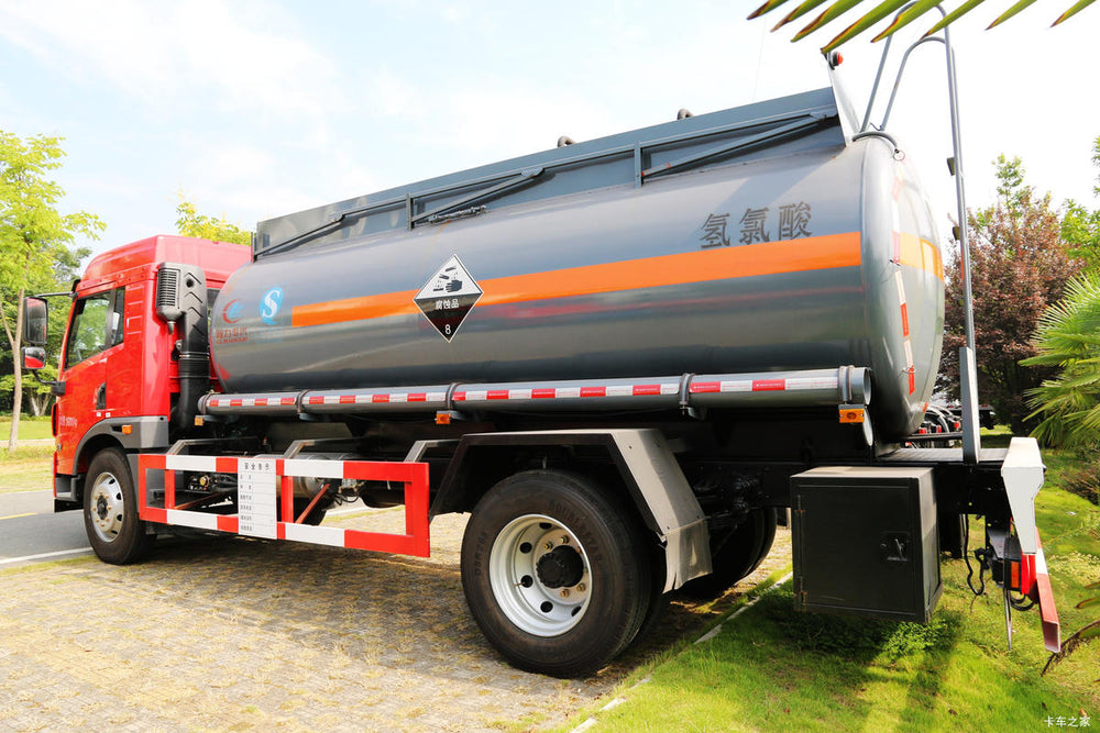 FAW Jiefang LongV HCl Tank Truck - Rear Tank Detail