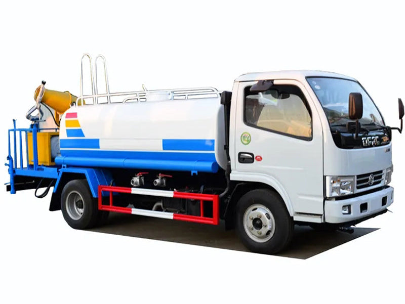 Dongfeng  4X2 5000L Dust Sprinkler Truck For Sale