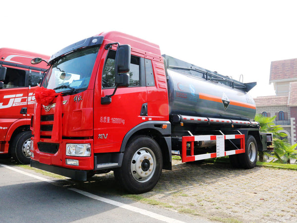 Qingdao FAW Jiefang LongV 190HP 4×2 Chemical Liquid Tanker