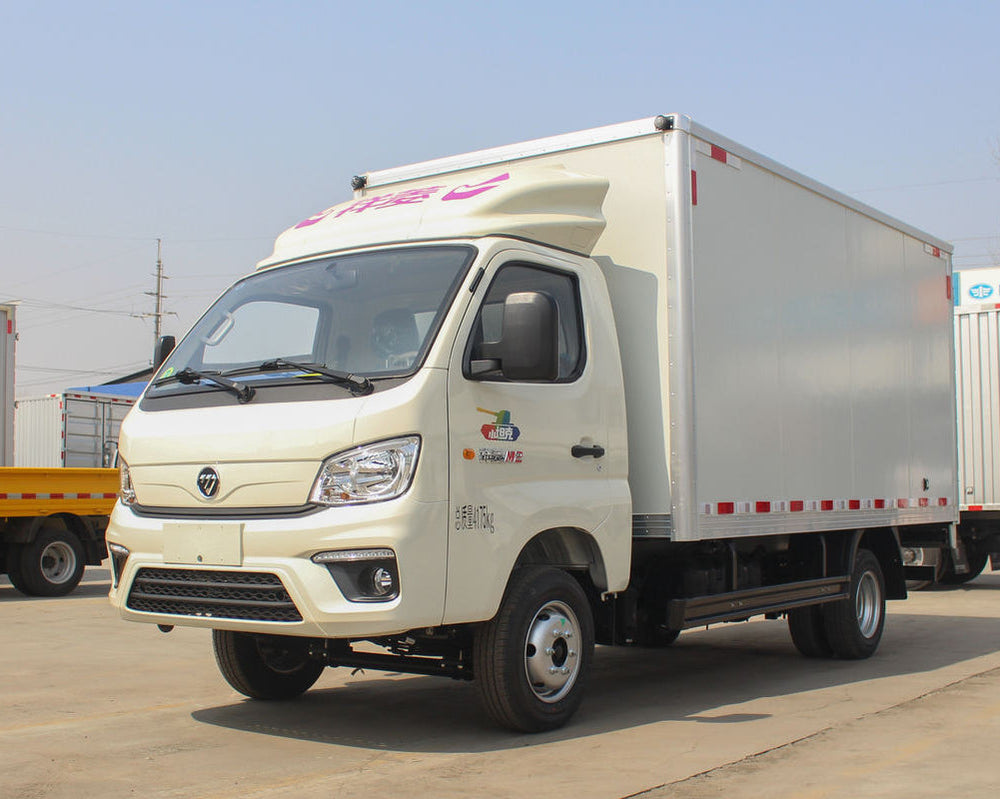 Foton Xiangling M2 Box Truck - Rear Quarter View