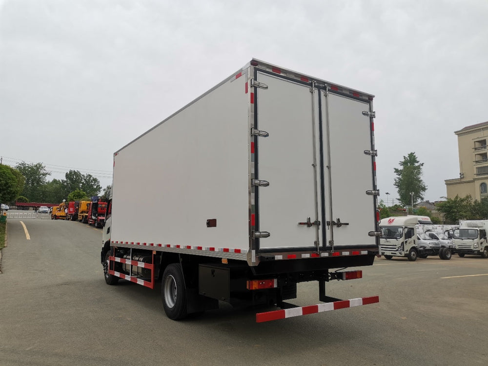 DongFeng 290HP Refrigerated Truck For Sale