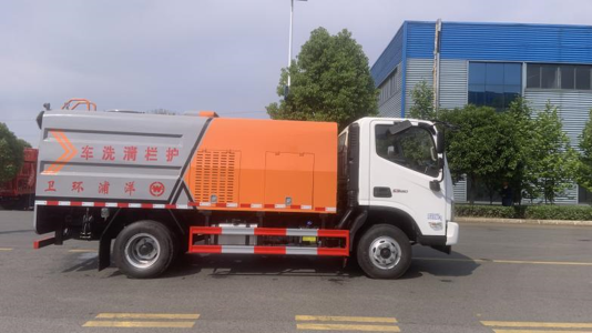 FOTON 4m³ Mid-mounted Guardrail Cleaning Truck For Sale