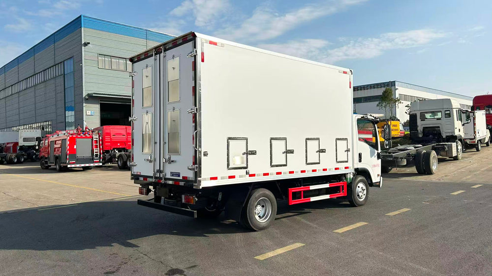 Isuzu Day-old Chicks Transport Truck