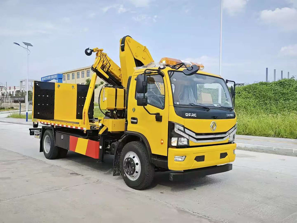 Dongfeng Wrecker Truck with Folding Arm Crane