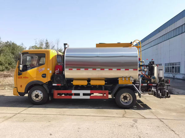 DongFeng 6T Asphalt Distributor Truck For Sale