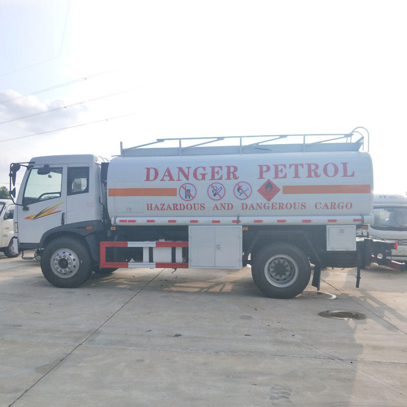 FAW 4*2 8000L Oil Tank Truck For Sale