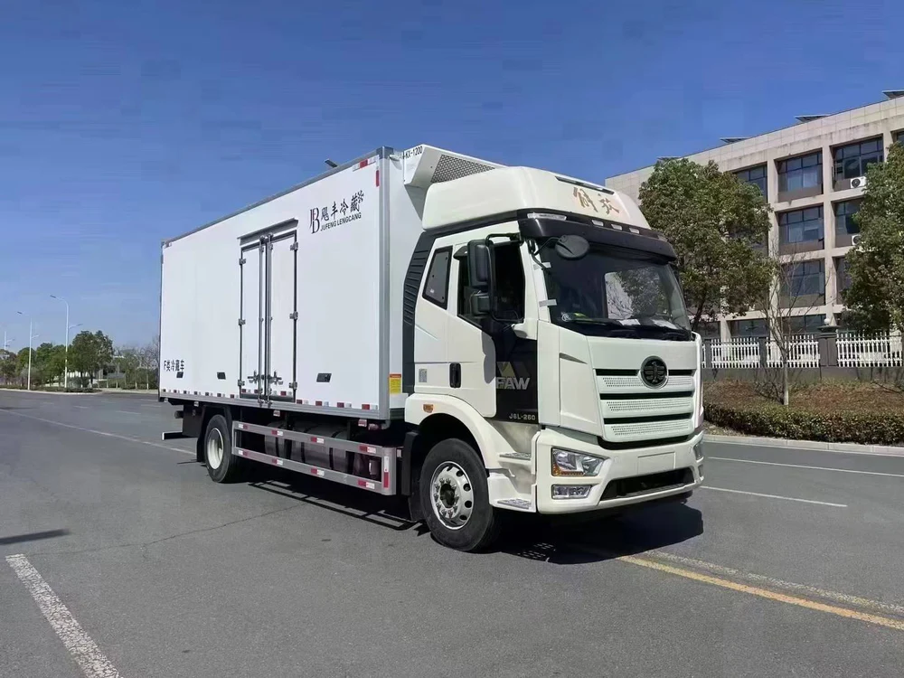 FAW J6L 4×2 18T Heavy Duty Refrigerated Truck for Long Haul