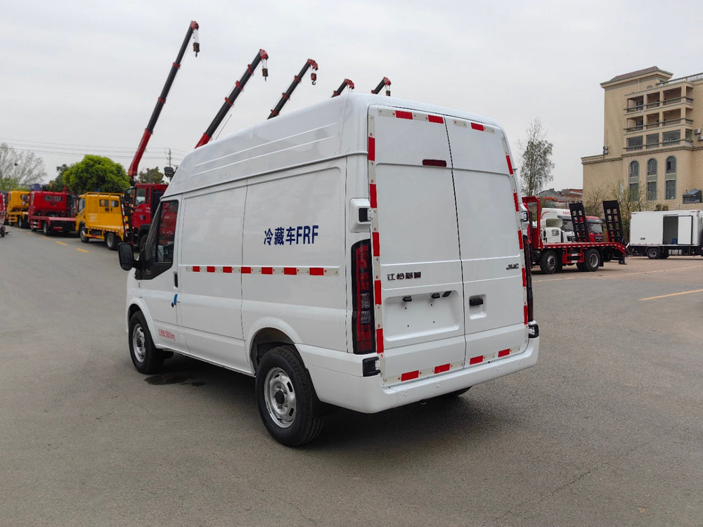JMC Short-base Mid-high Top Refrigerated Truck