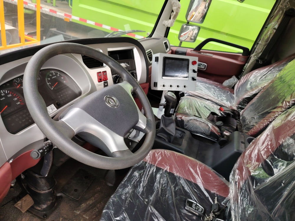 DongFeng 9.3m³ 180HP Asphalt Distributor Truck