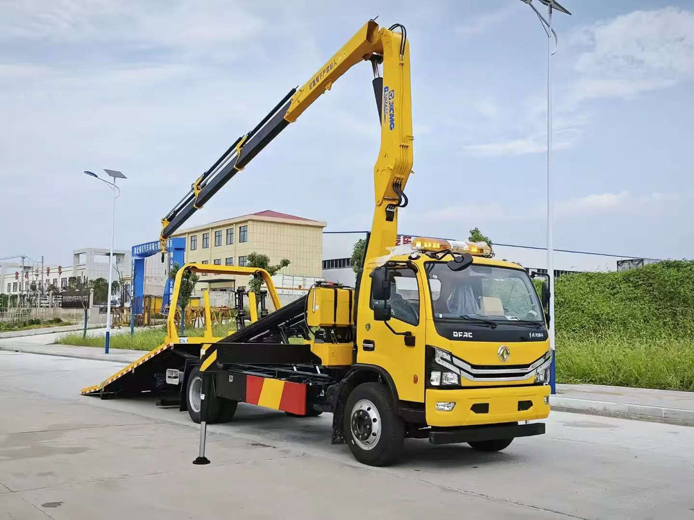 Dongfeng Wrecker Truck with Folding Arm Crane