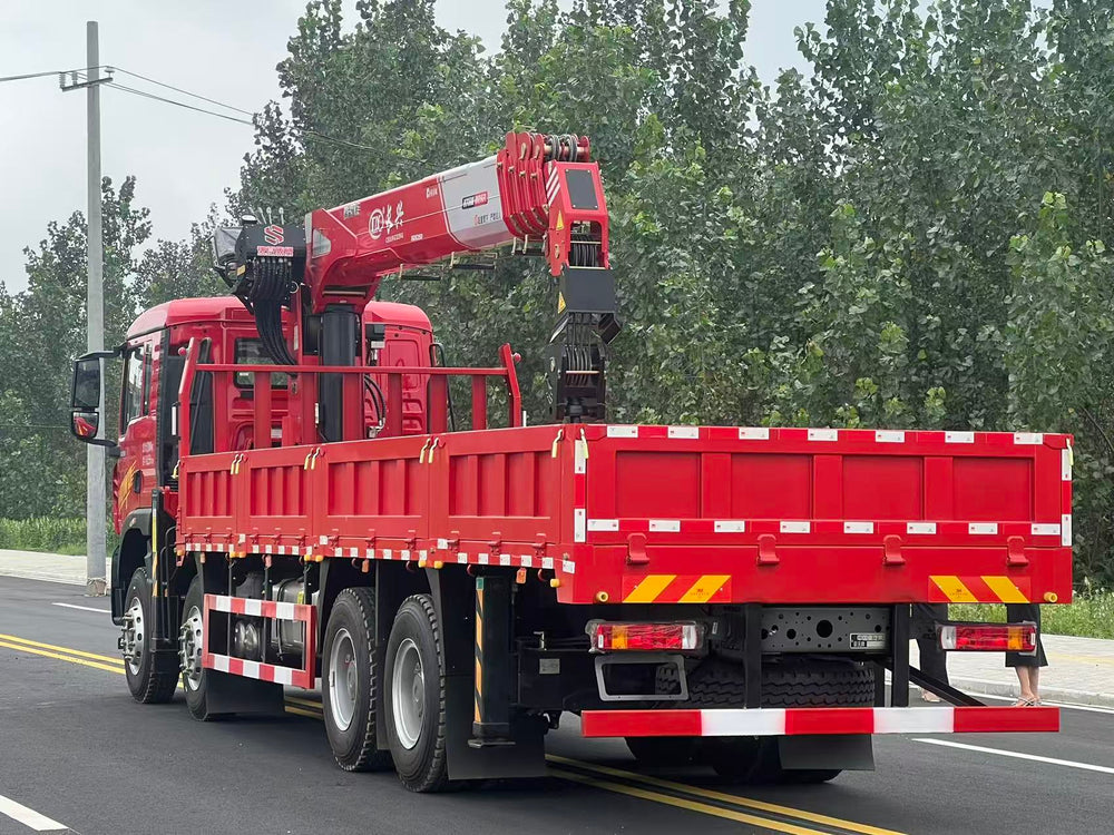 HOWO TX 8x4 350HP Crane Truck with Changxing 14-Ton 5-Section Straight Boom Crane