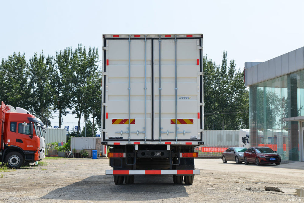 Foton Aumark S5 Box Truck - Rear View