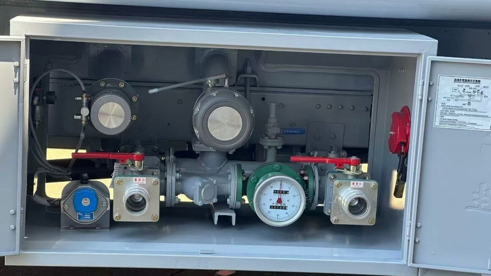 DongFeng 9.9m³ Oil Tank Truck For Sale