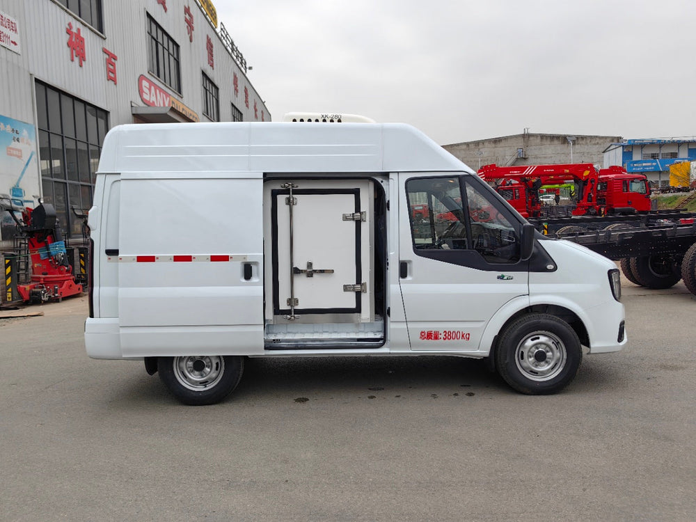 JMC Short-base Mid-high Top Refrigerated Truck