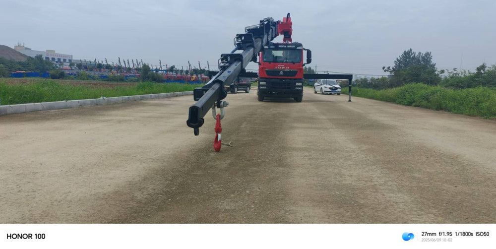 HOWO 350HP 10-40T Knuckle Boom Crane