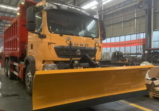HOWO 12m³ 290HP Snow Removal Truck