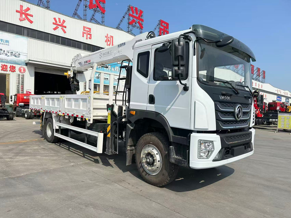 DongFeng 4×2 8T Telescopic Boom Crane For Sale